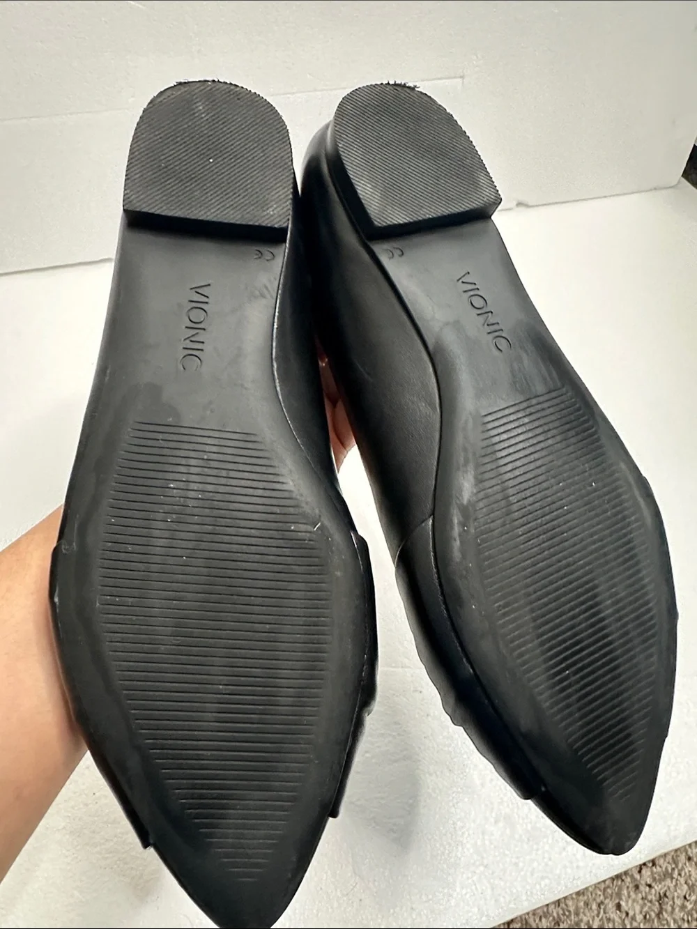 Vionic Black Pointed Toe Bow leather Ballet Flats - Women size 9 comfy office